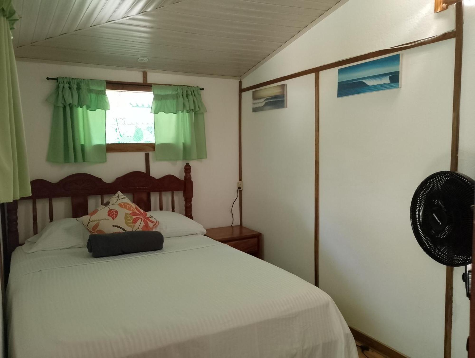 Mal Pais Surf Camp Hotel Playa Santa Teresa  Kültér fotó