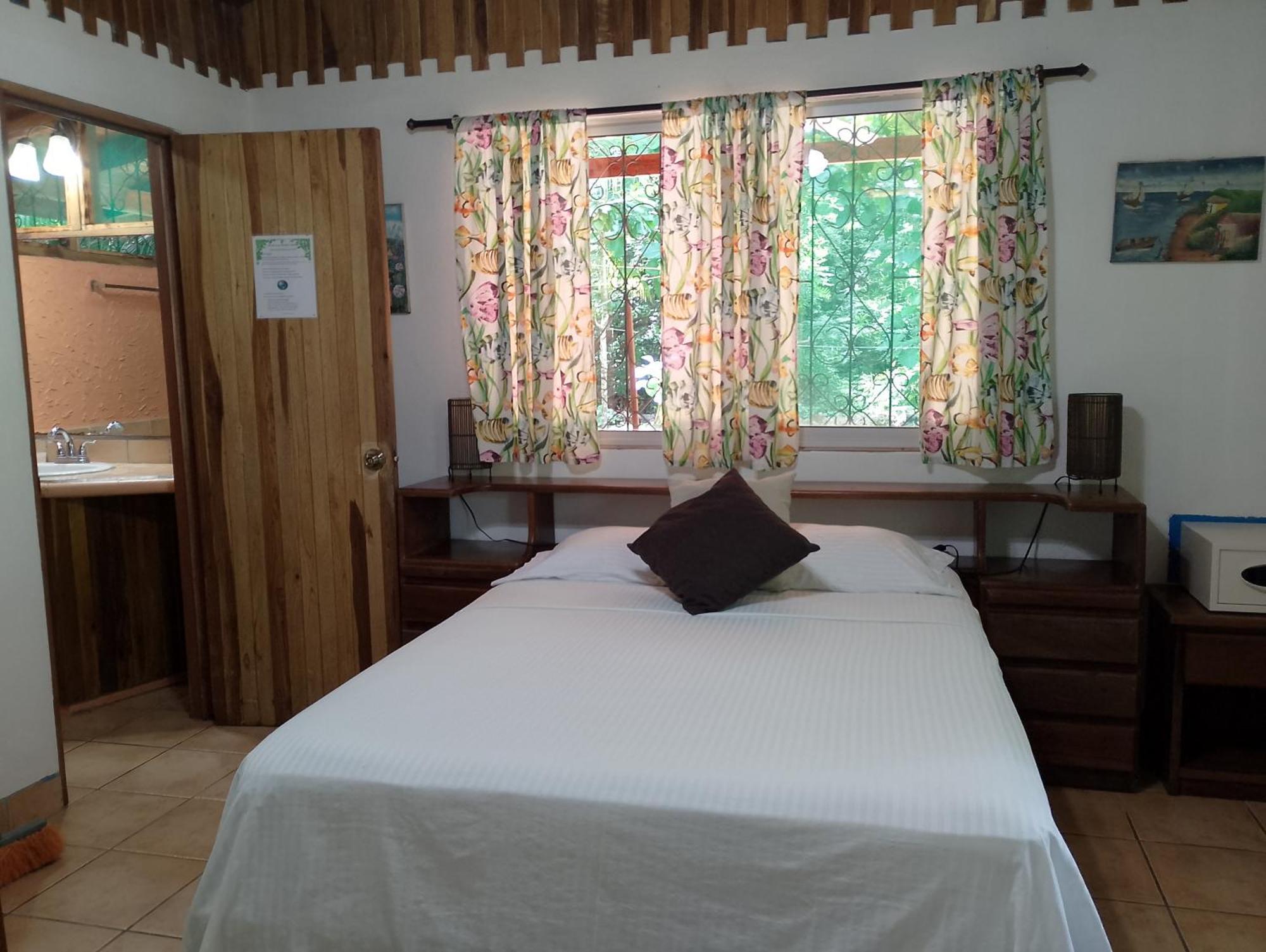 Mal Pais Surf Camp Hotel Playa Santa Teresa  Kültér fotó